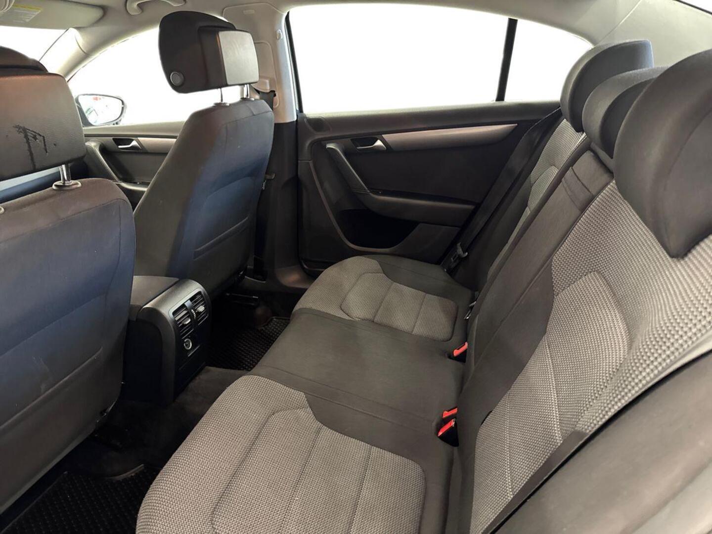 VOLKSWAGEN Passat 10