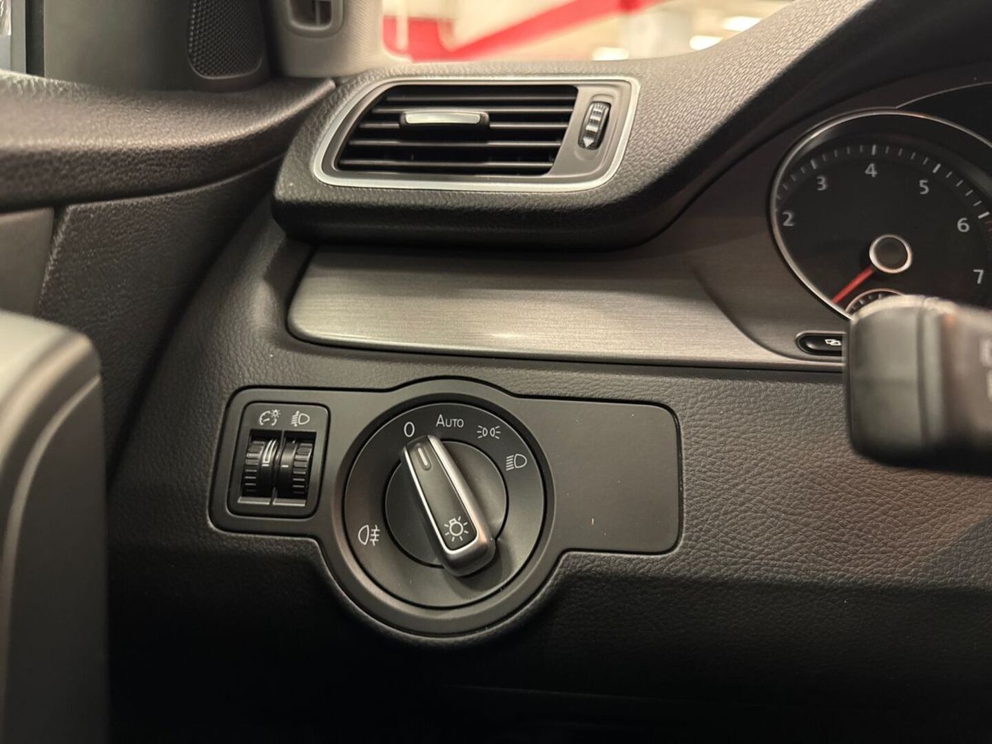 VOLKSWAGEN Passat 18
