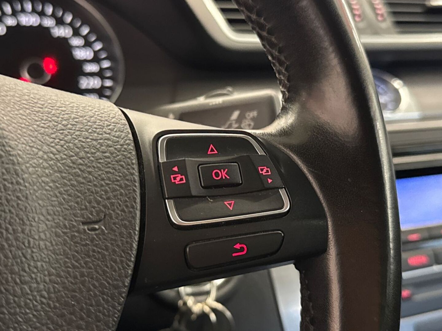 VOLKSWAGEN Passat 22