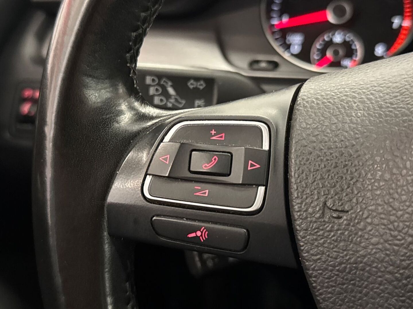 VOLKSWAGEN Passat 23