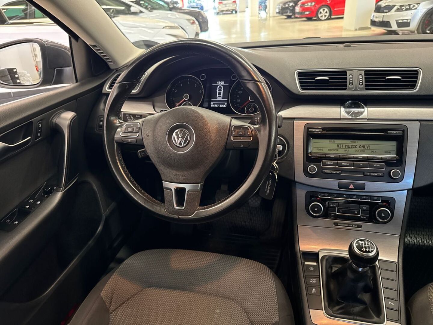 VOLKSWAGEN Passat 28