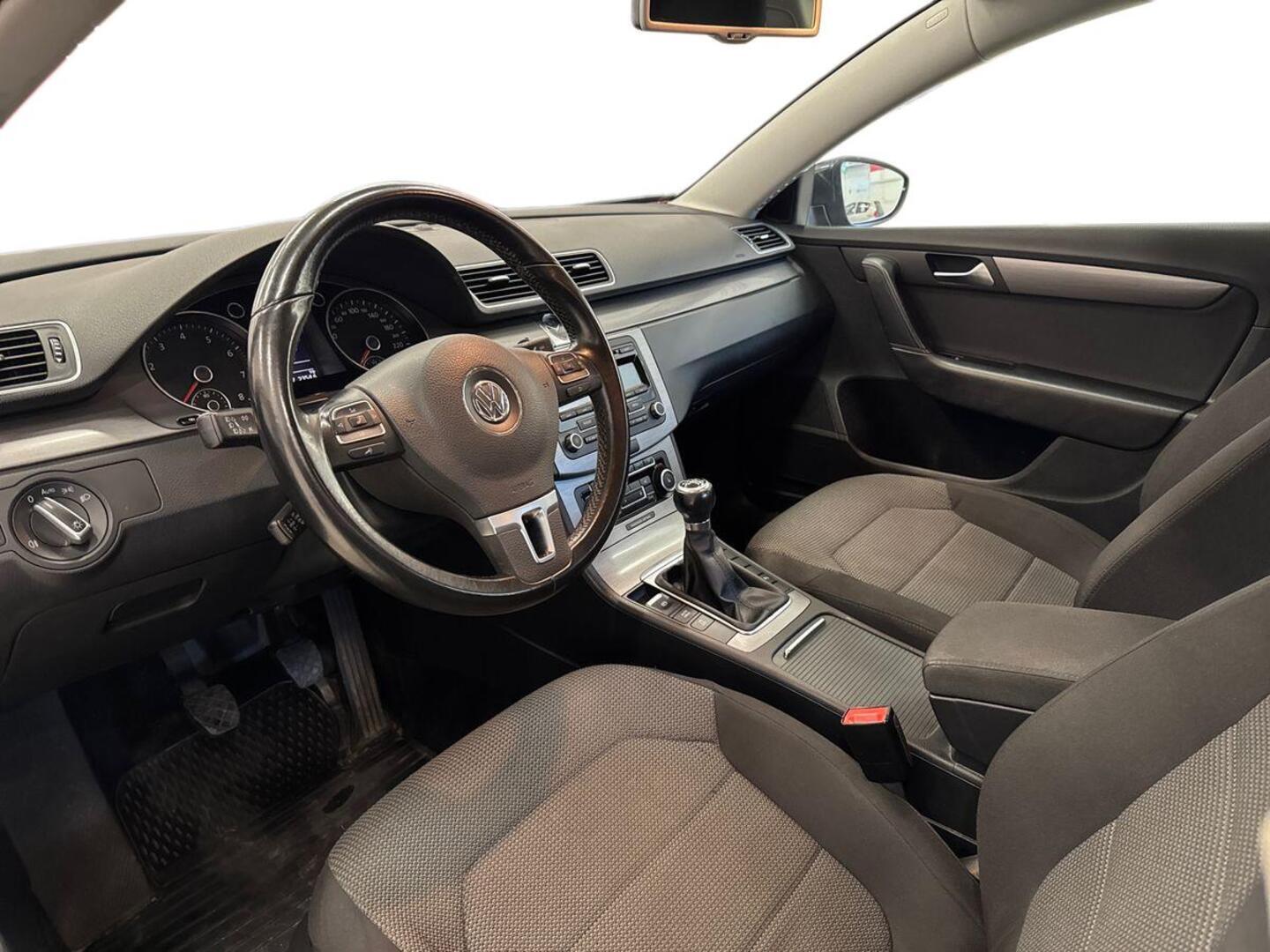 VOLKSWAGEN Passat 7