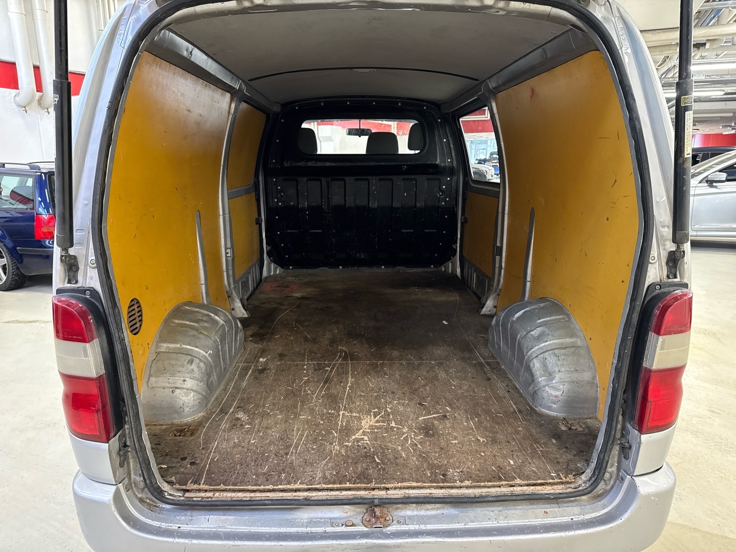 TOYOTA Hiace 2010