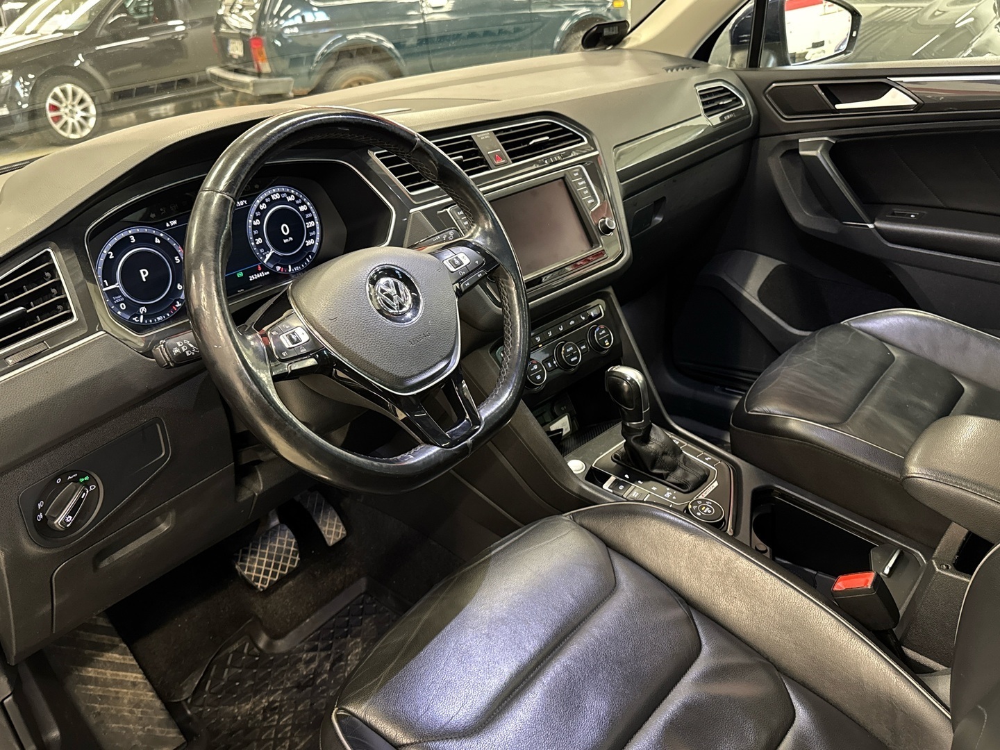 VOLKSWAGEN Tiguan 2017