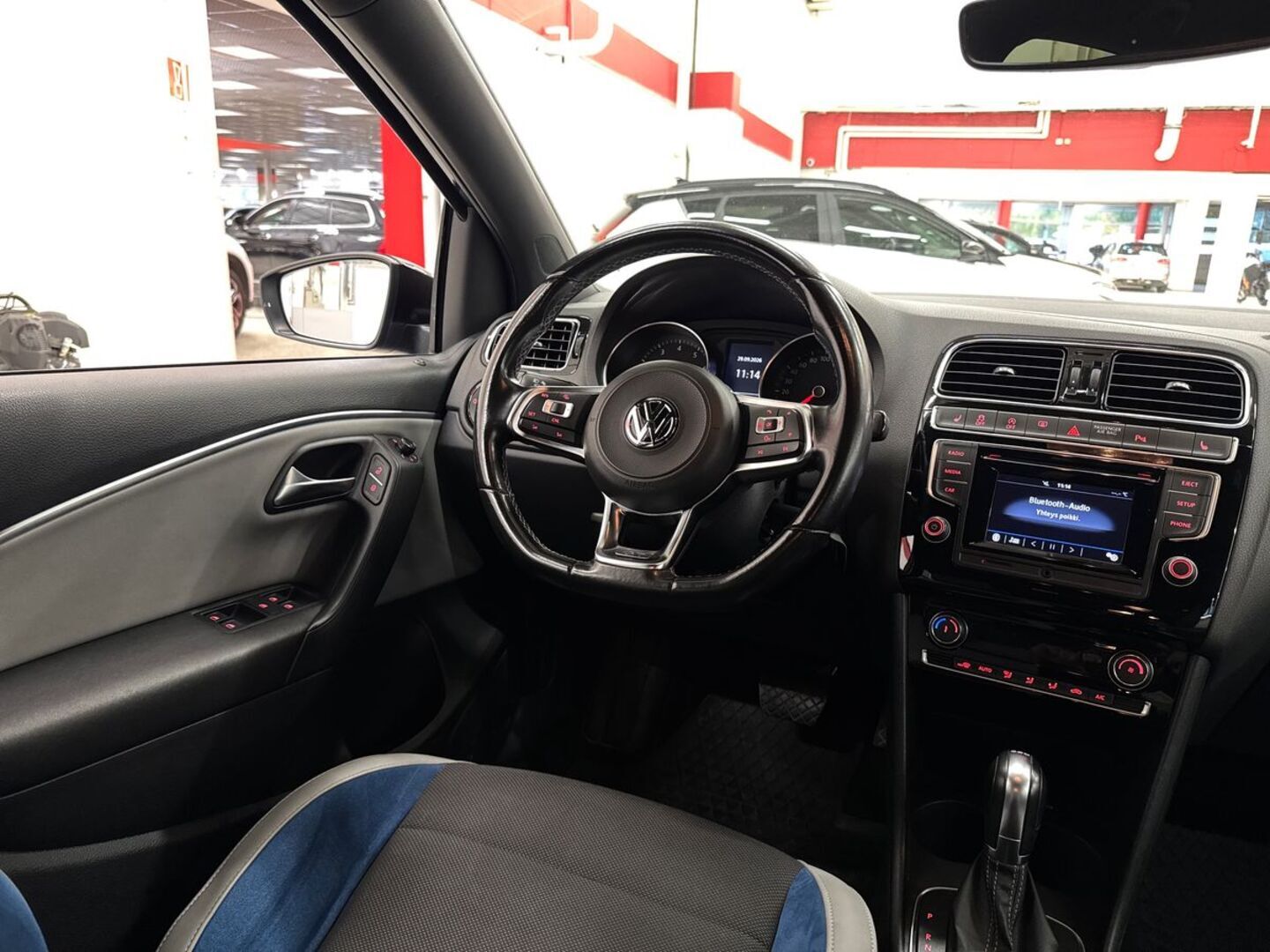 VOLKSWAGEN Polo 28