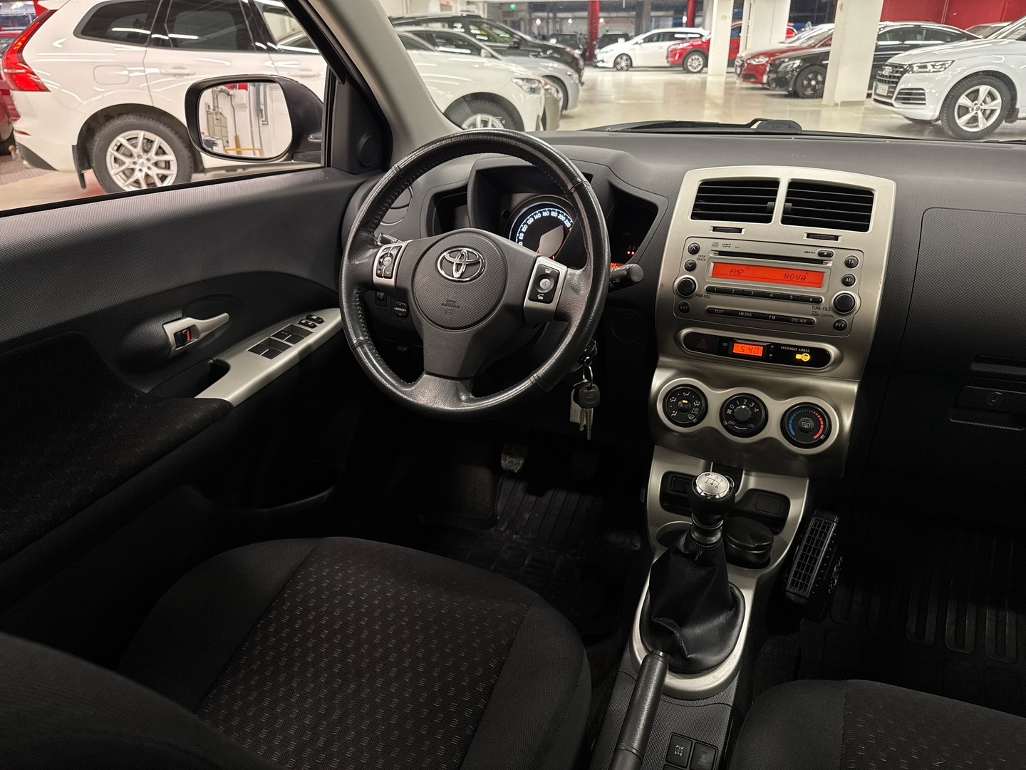 TOYOTA Urban Cruiser 2011