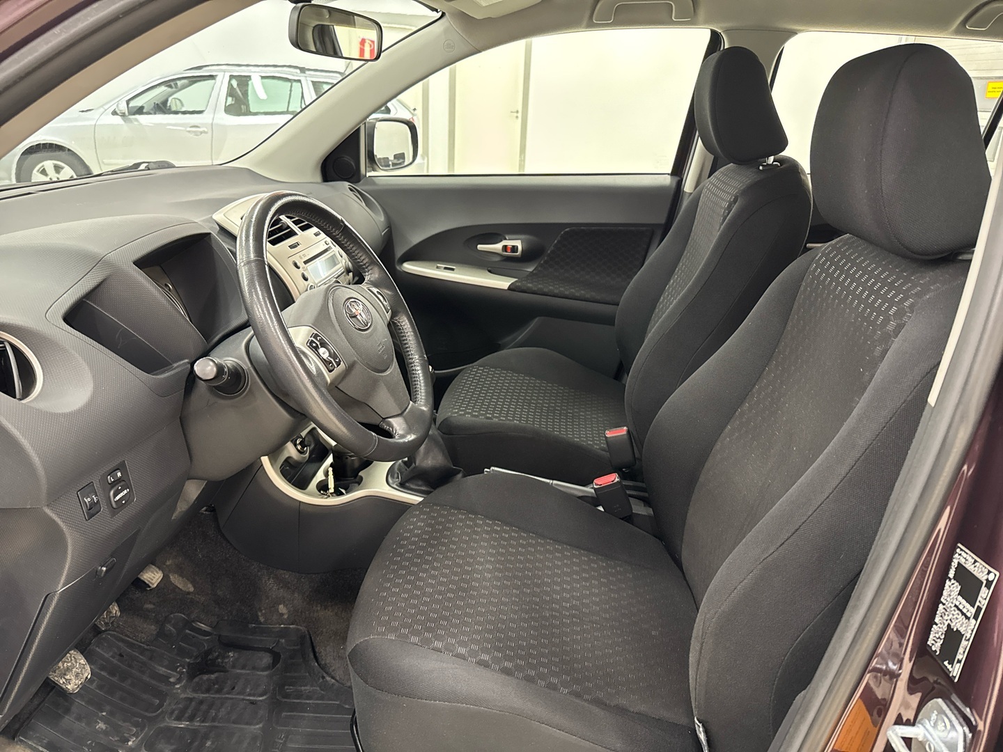 TOYOTA Urban Cruiser 2011