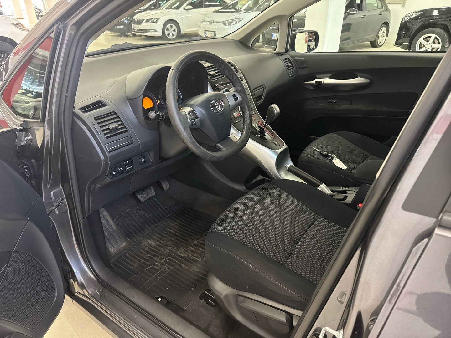 TOYOTA Auris 2010