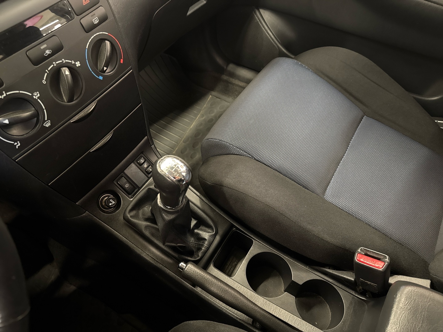 TOYOTA Corolla 2004