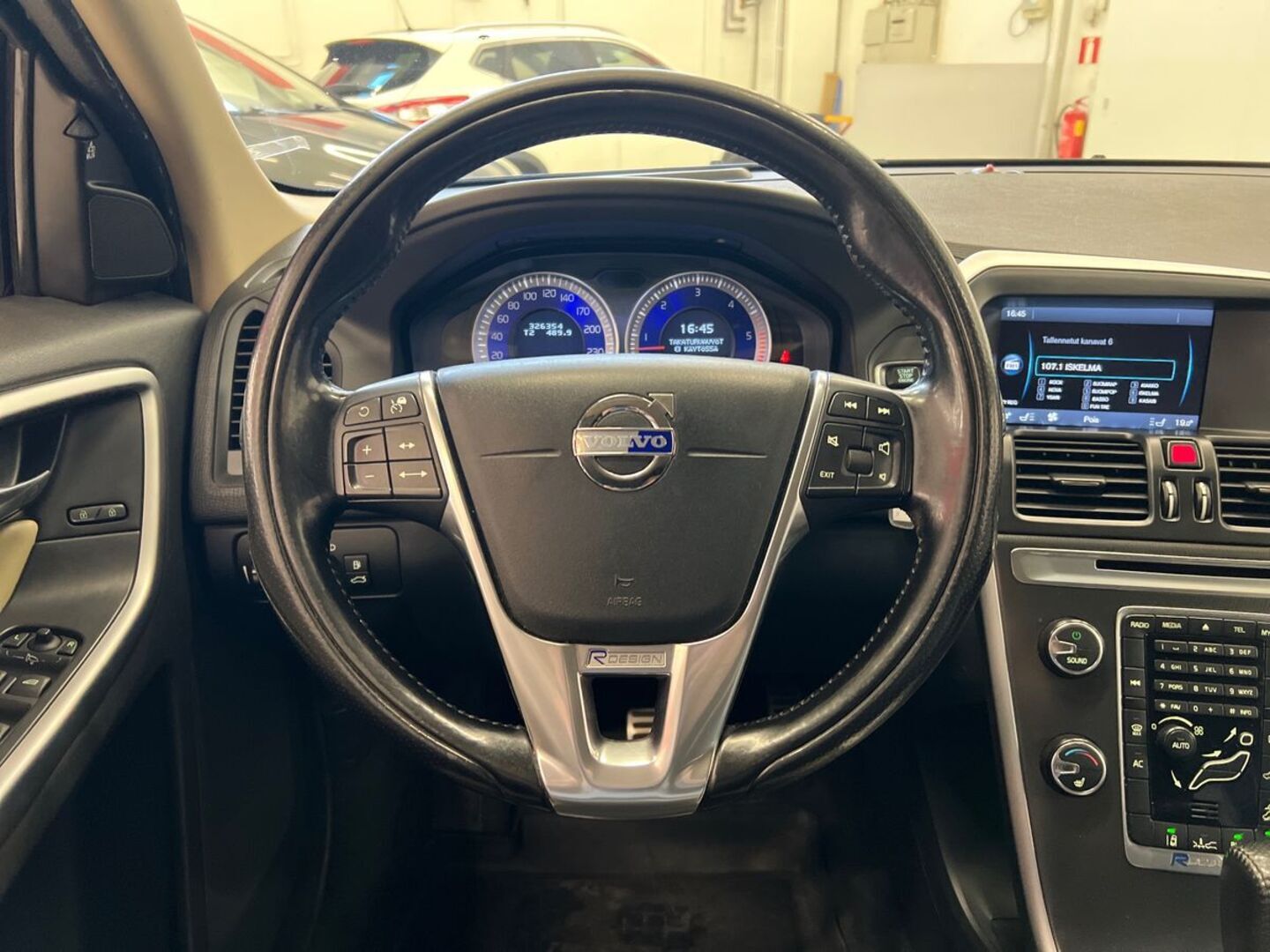 VOLVO XC60 2011