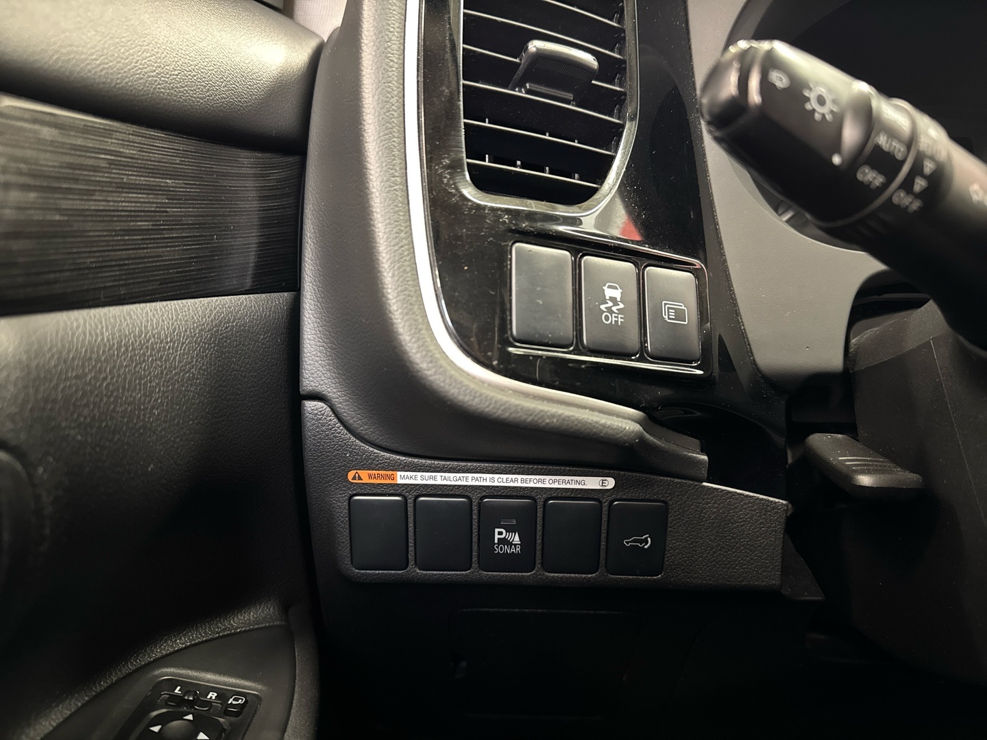 MITSUBISHI Outlander 2016