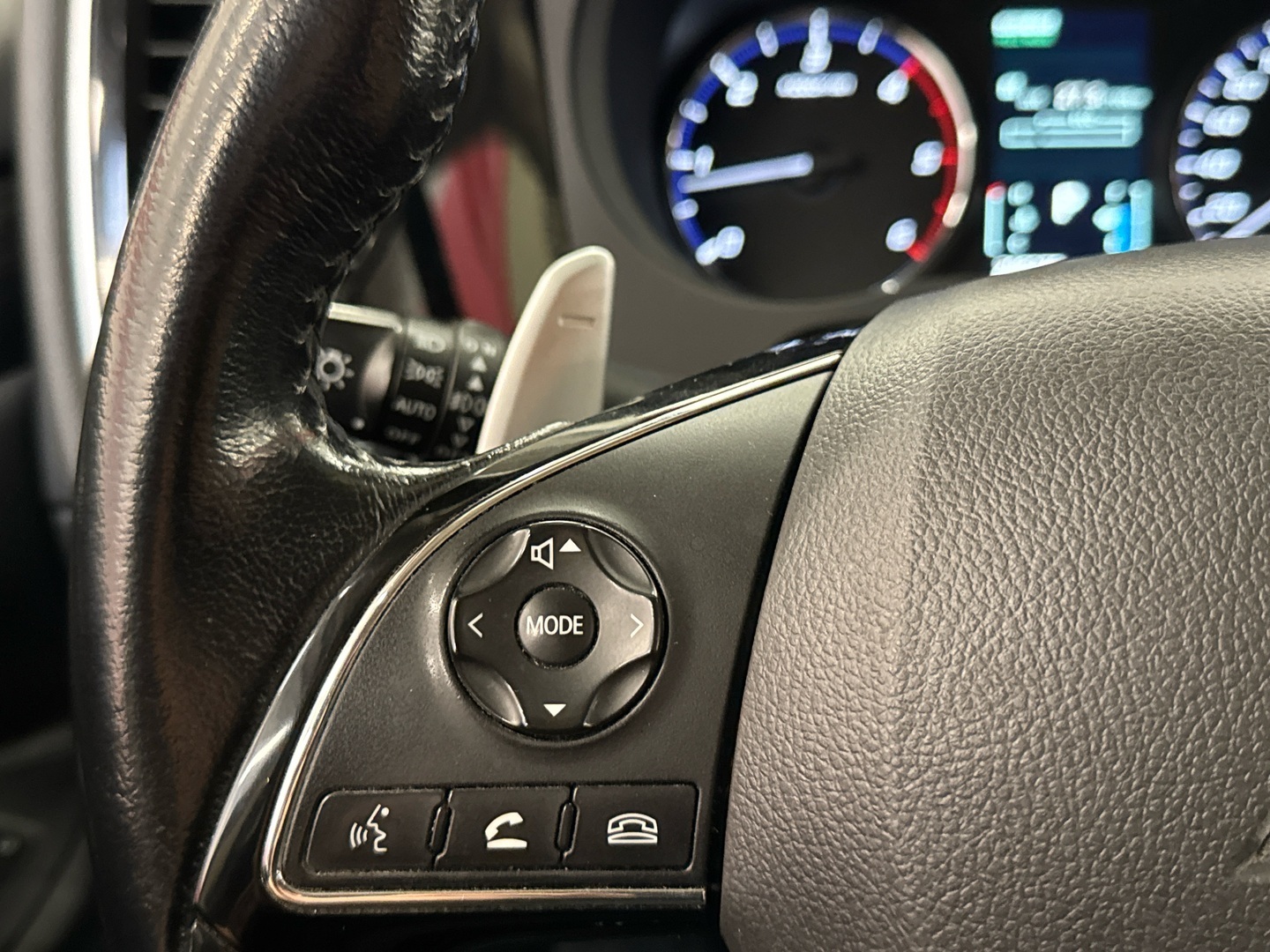 MITSUBISHI Outlander 2016