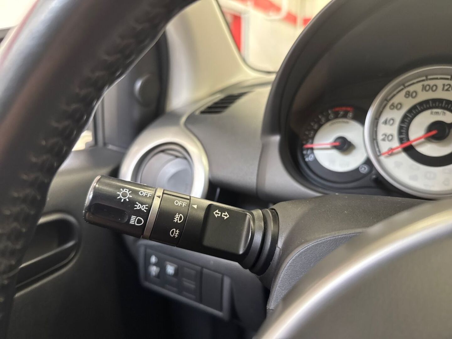 MAZDA Mazda2 2008