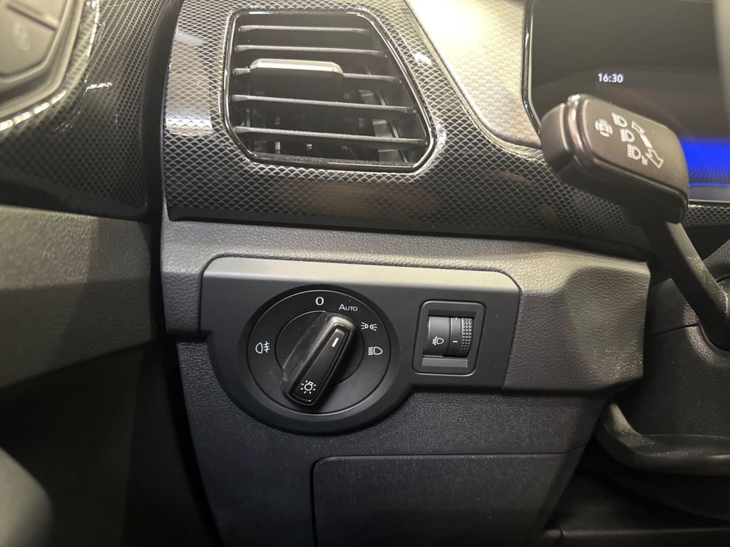 VOLKSWAGEN T-Cross 2024