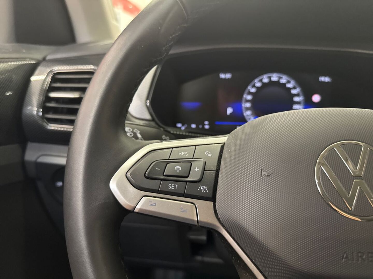 VOLKSWAGEN T-Cross 2024