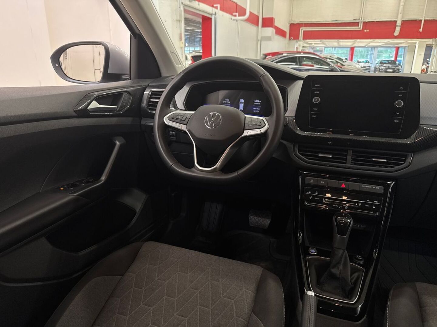 VOLKSWAGEN T-Cross 2024
