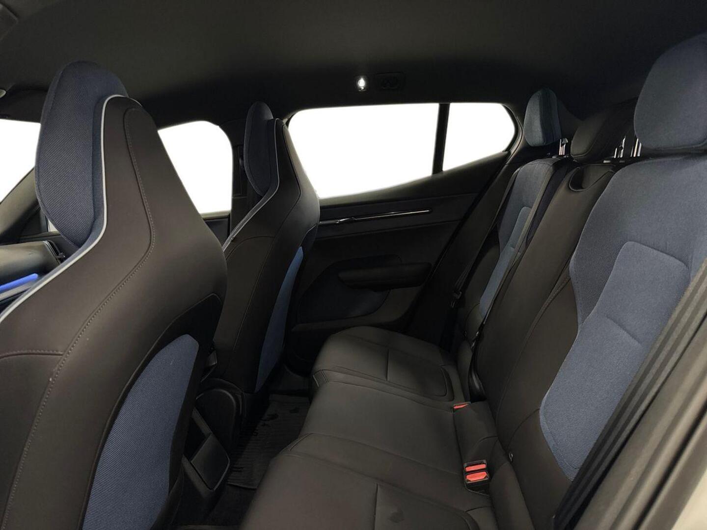 VOLVO EX30 2025