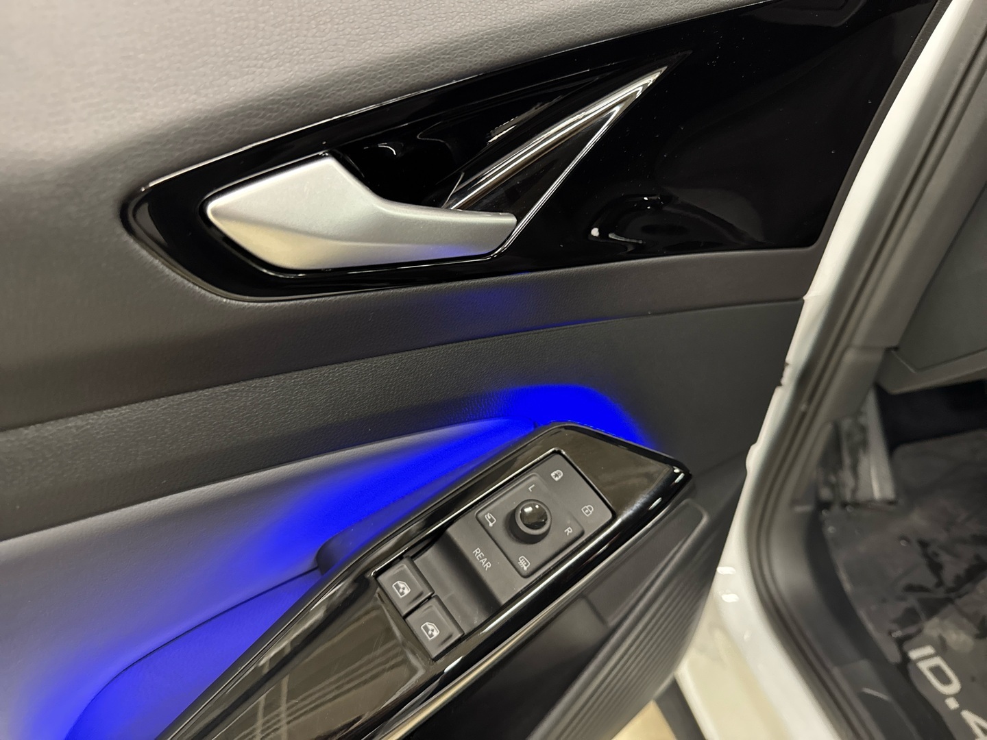 VOLKSWAGEN ID.4 2023