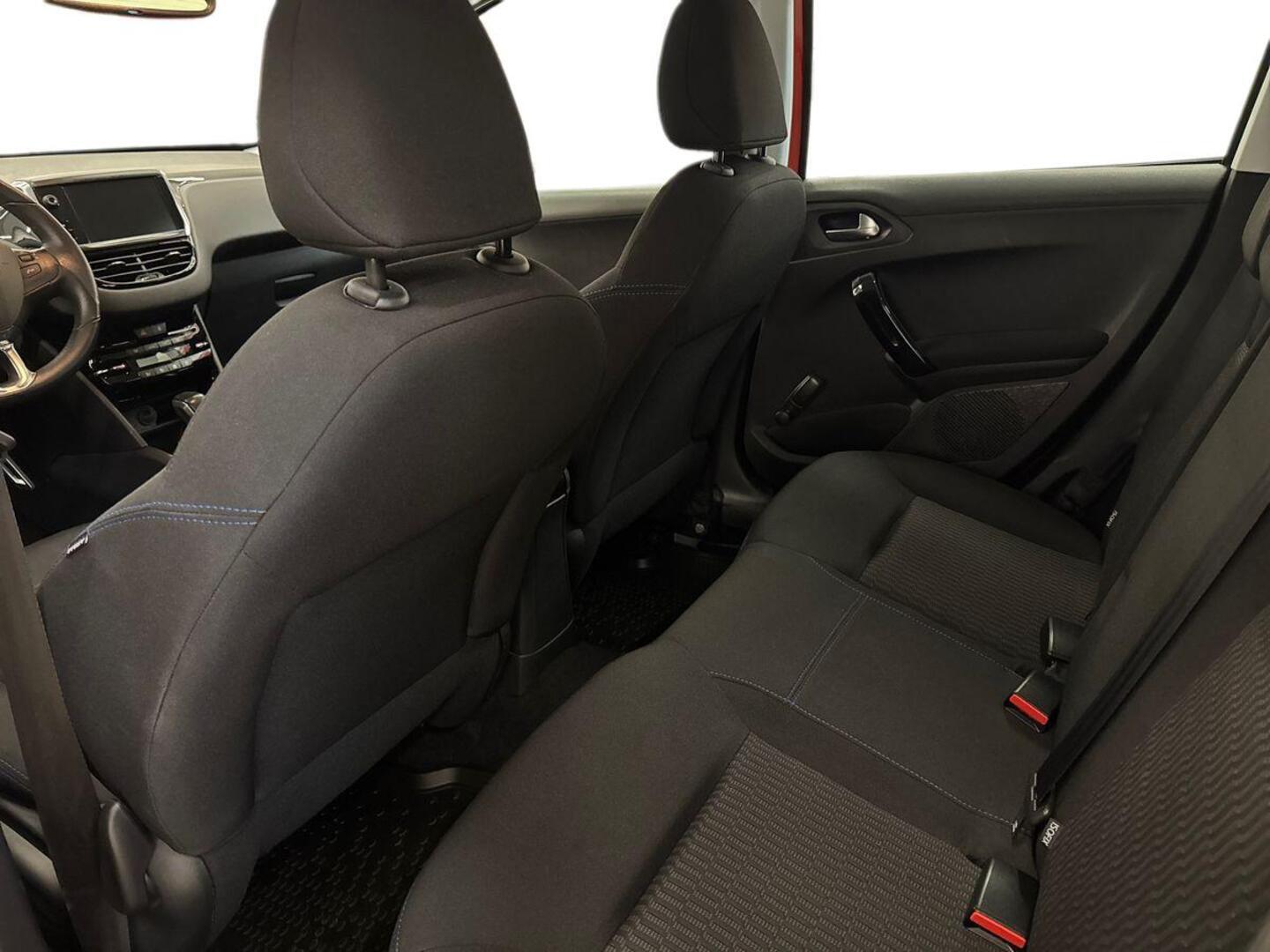 PEUGEOT 208 2019