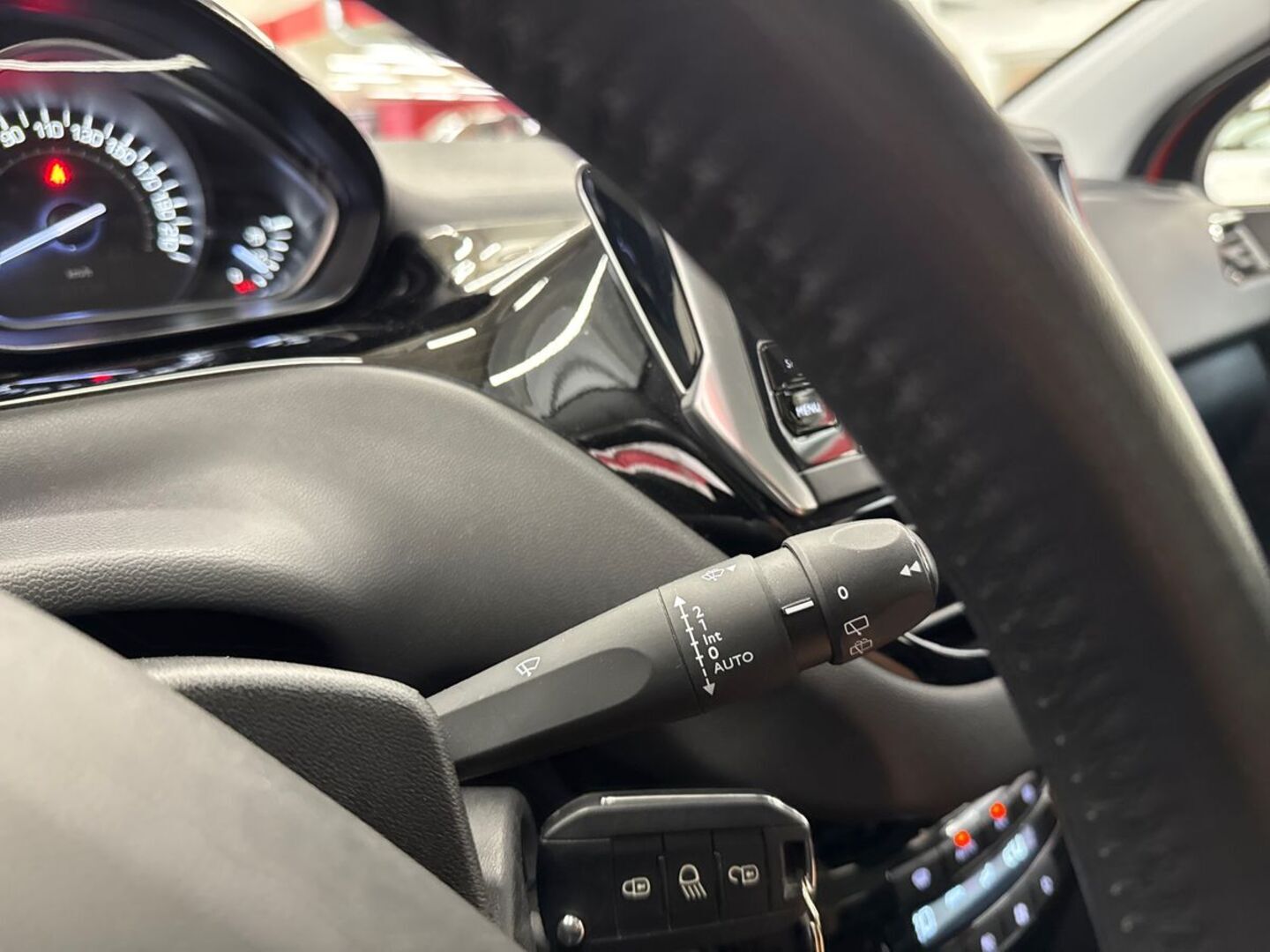 PEUGEOT 208 2019
