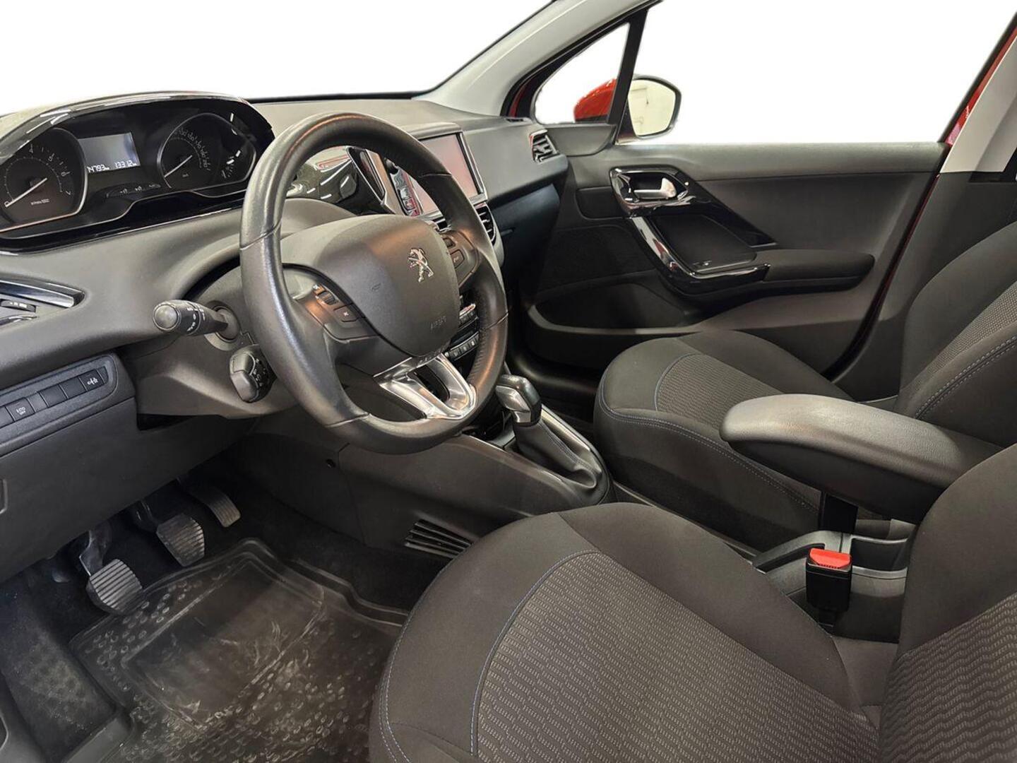 PEUGEOT 208 2019