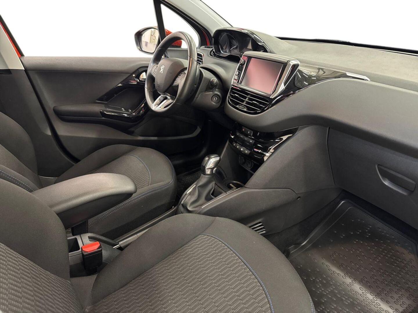 PEUGEOT 208 2019