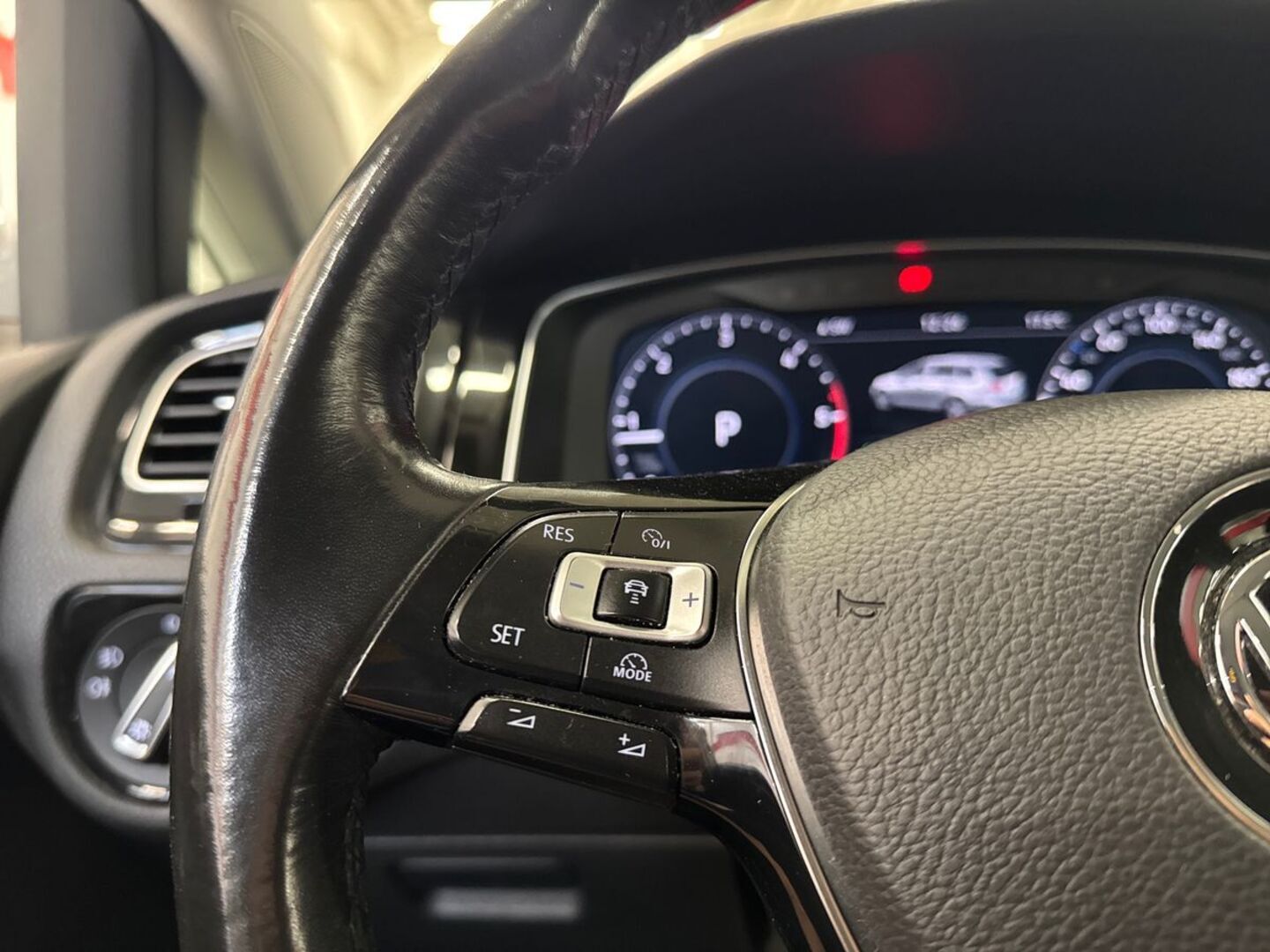 VOLKSWAGEN Golf 2018