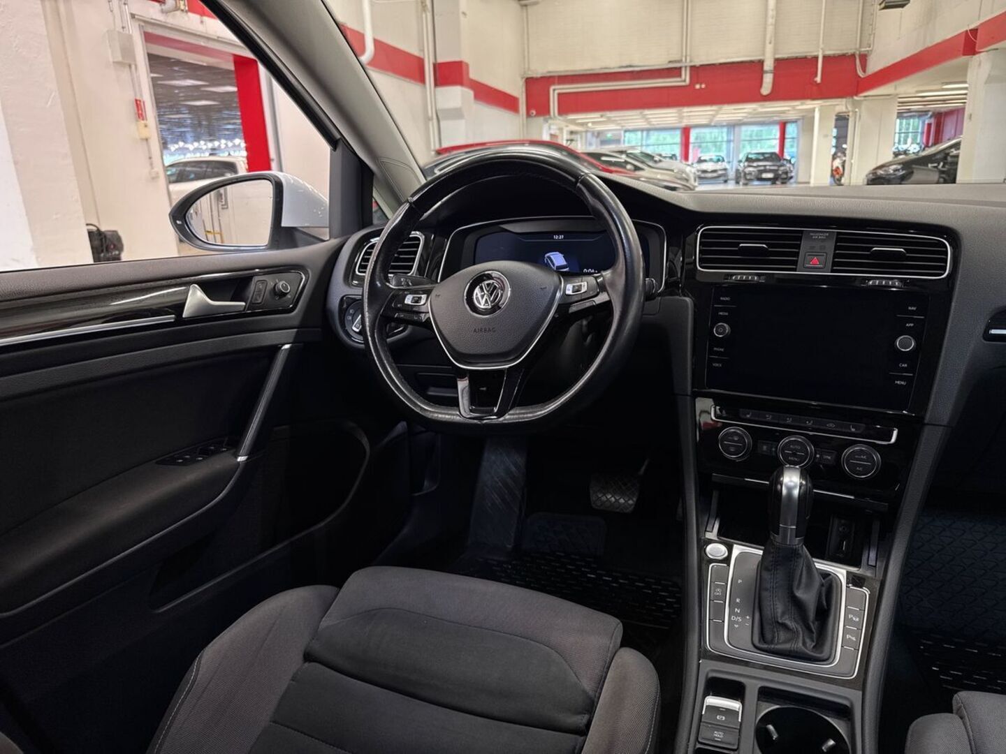 VOLKSWAGEN Golf 2018
