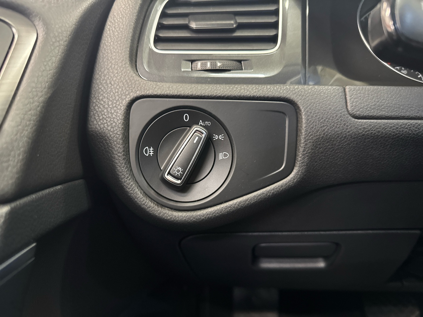 VOLKSWAGEN Golf 2018