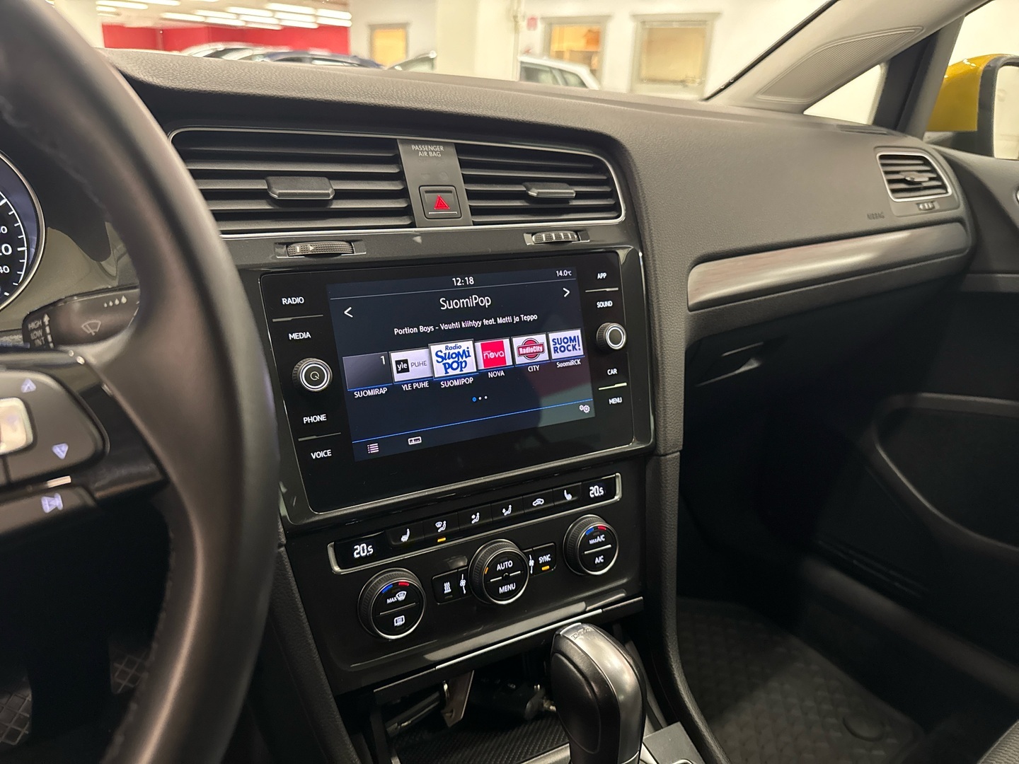 VOLKSWAGEN Golf 2018