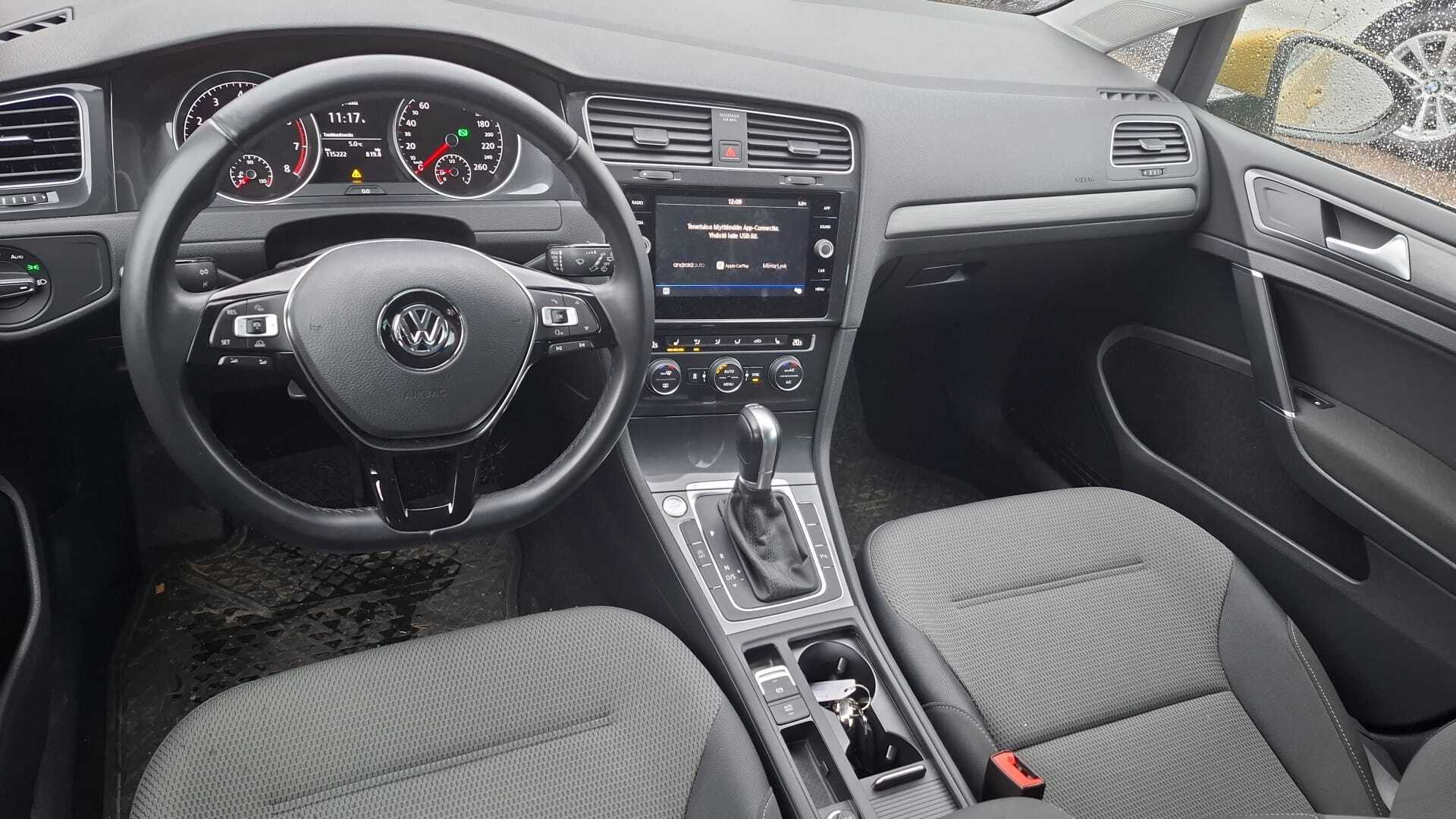 VOLKSWAGEN Golf 2018