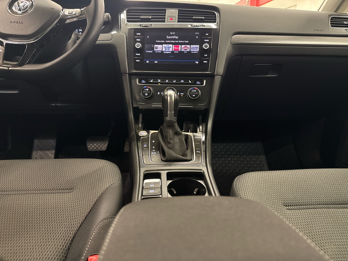 VOLKSWAGEN Golf 2018