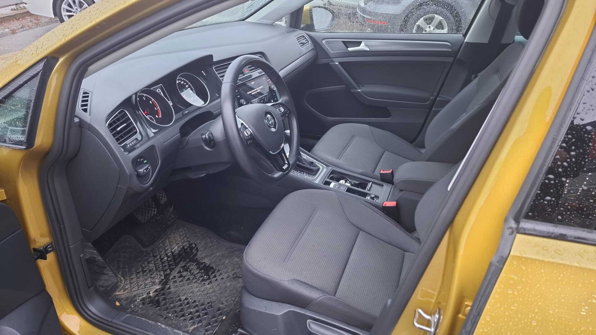 VOLKSWAGEN Golf 2018