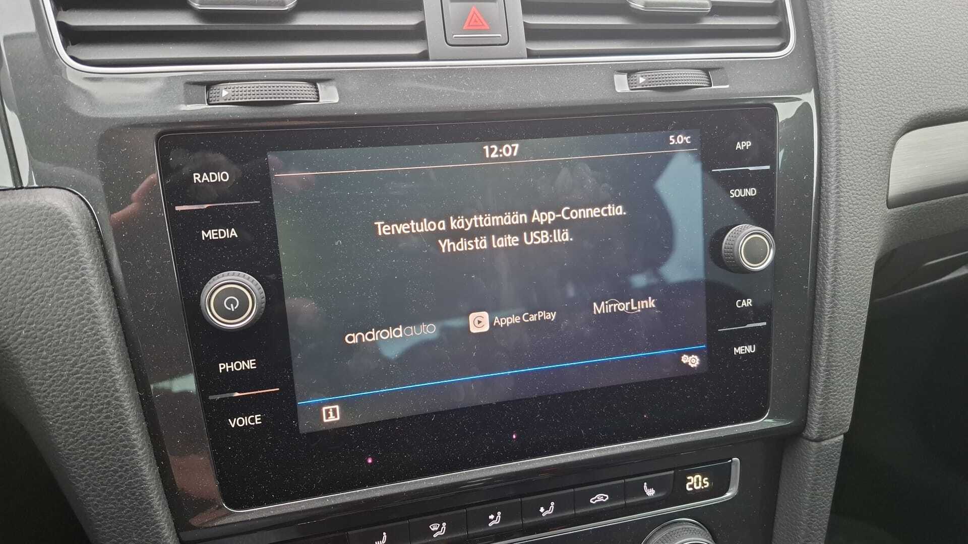 VOLKSWAGEN Golf 2018