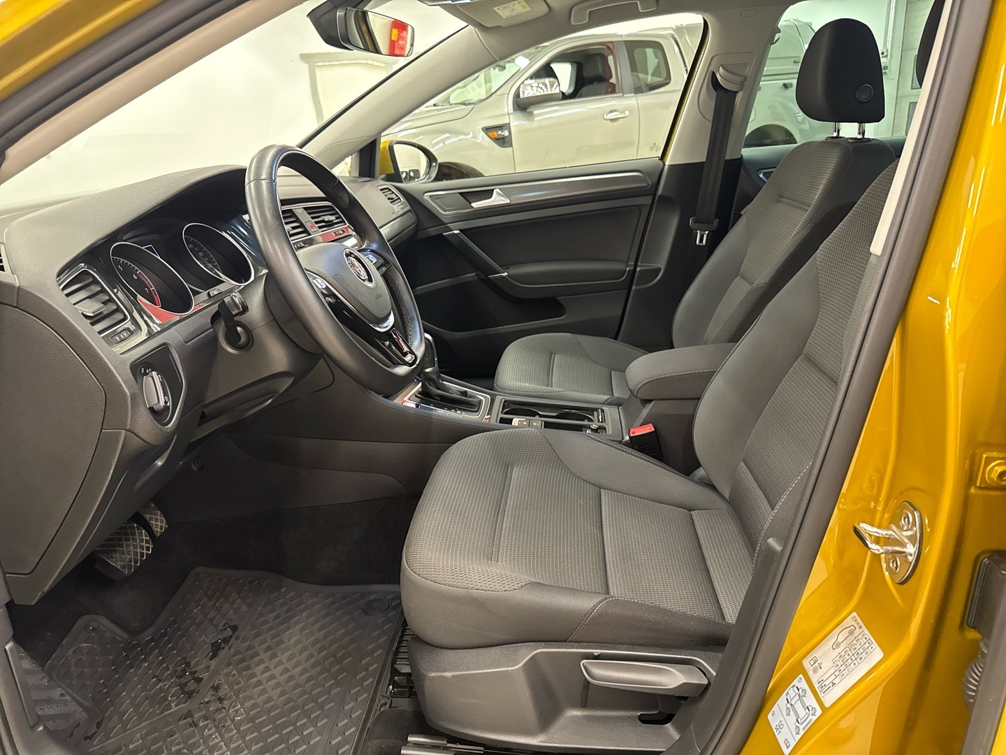 VOLKSWAGEN Golf 2018