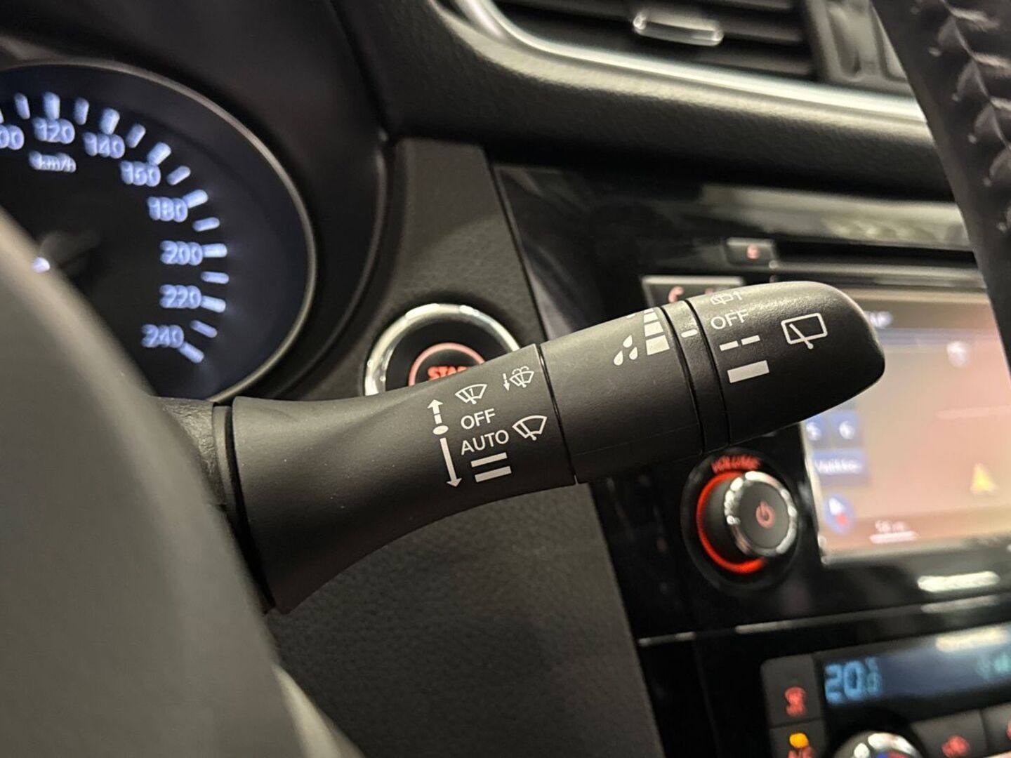 NISSAN Qashqai 2018
