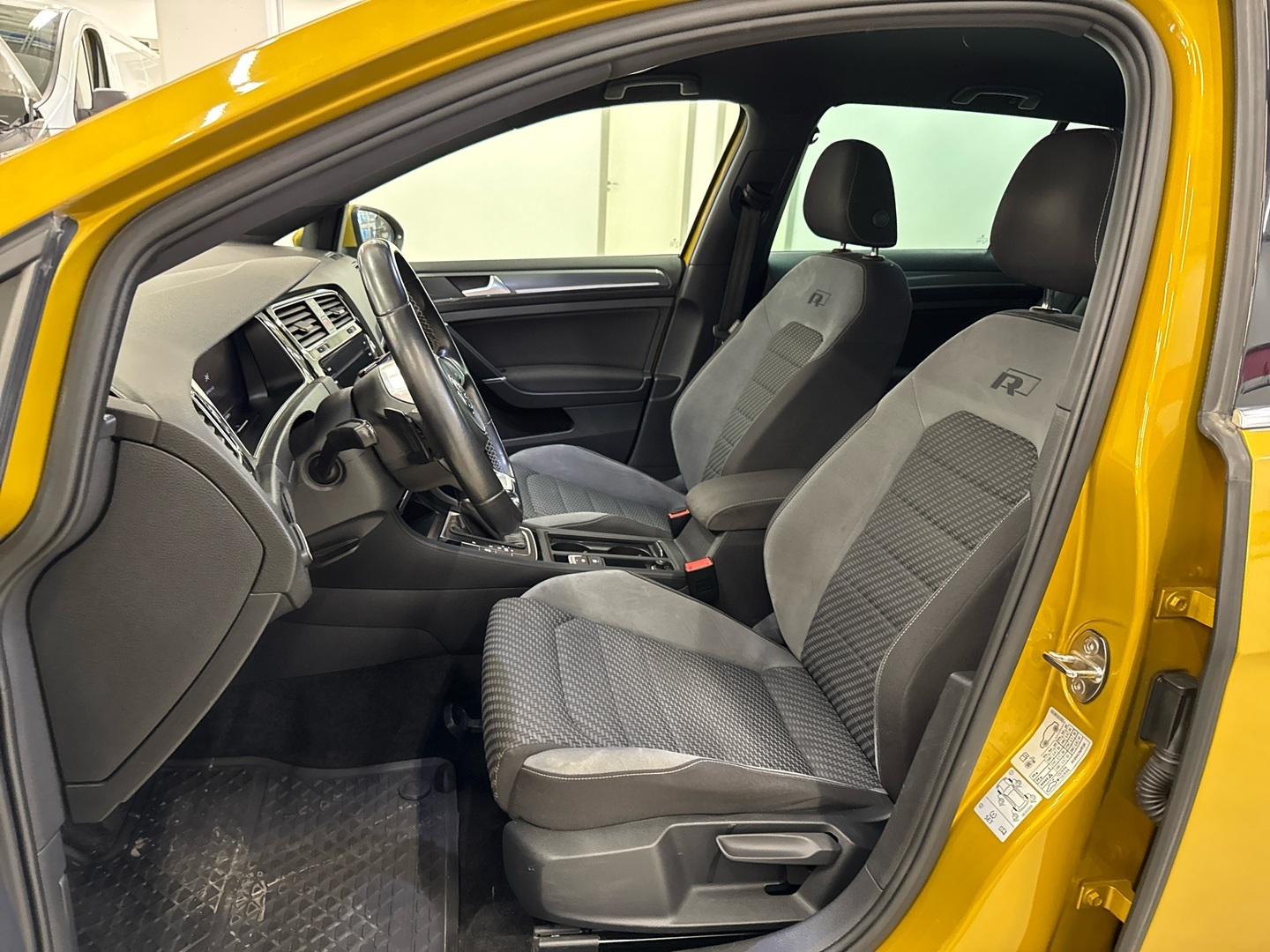 VOLKSWAGEN Golf 2019