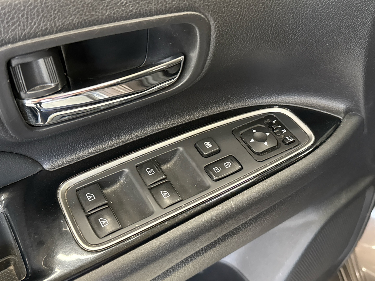 MITSUBISHI Outlander PHEV 2019
