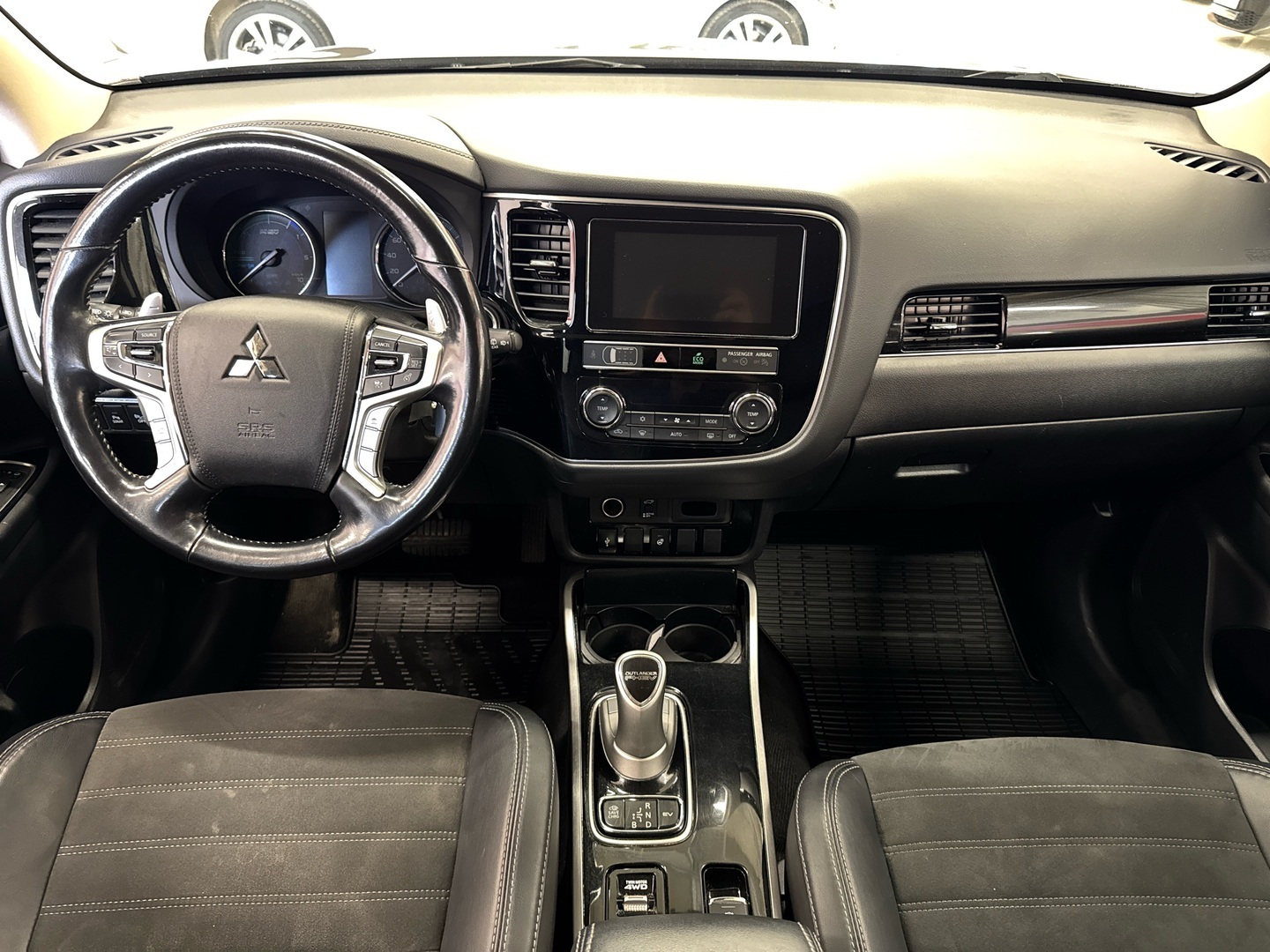 MITSUBISHI Outlander PHEV 2019