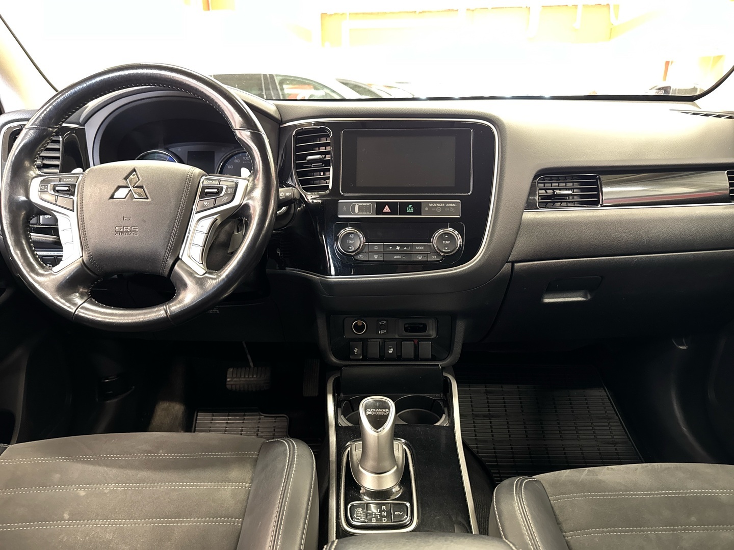 MITSUBISHI Outlander PHEV 2019
