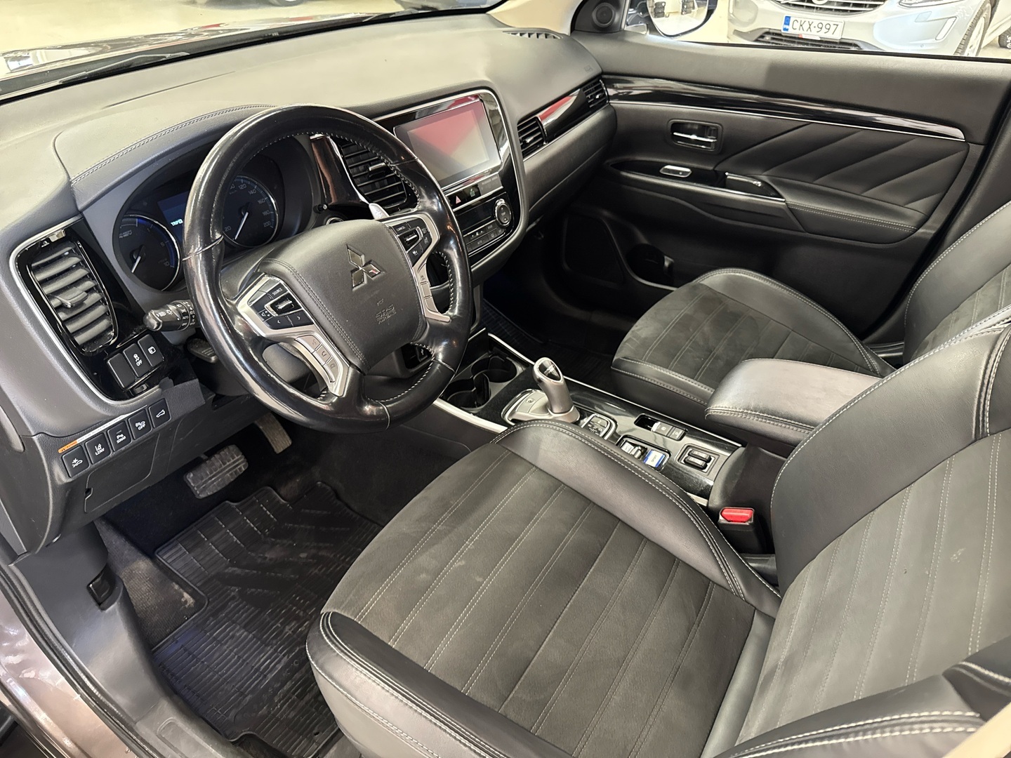 MITSUBISHI Outlander PHEV 2019