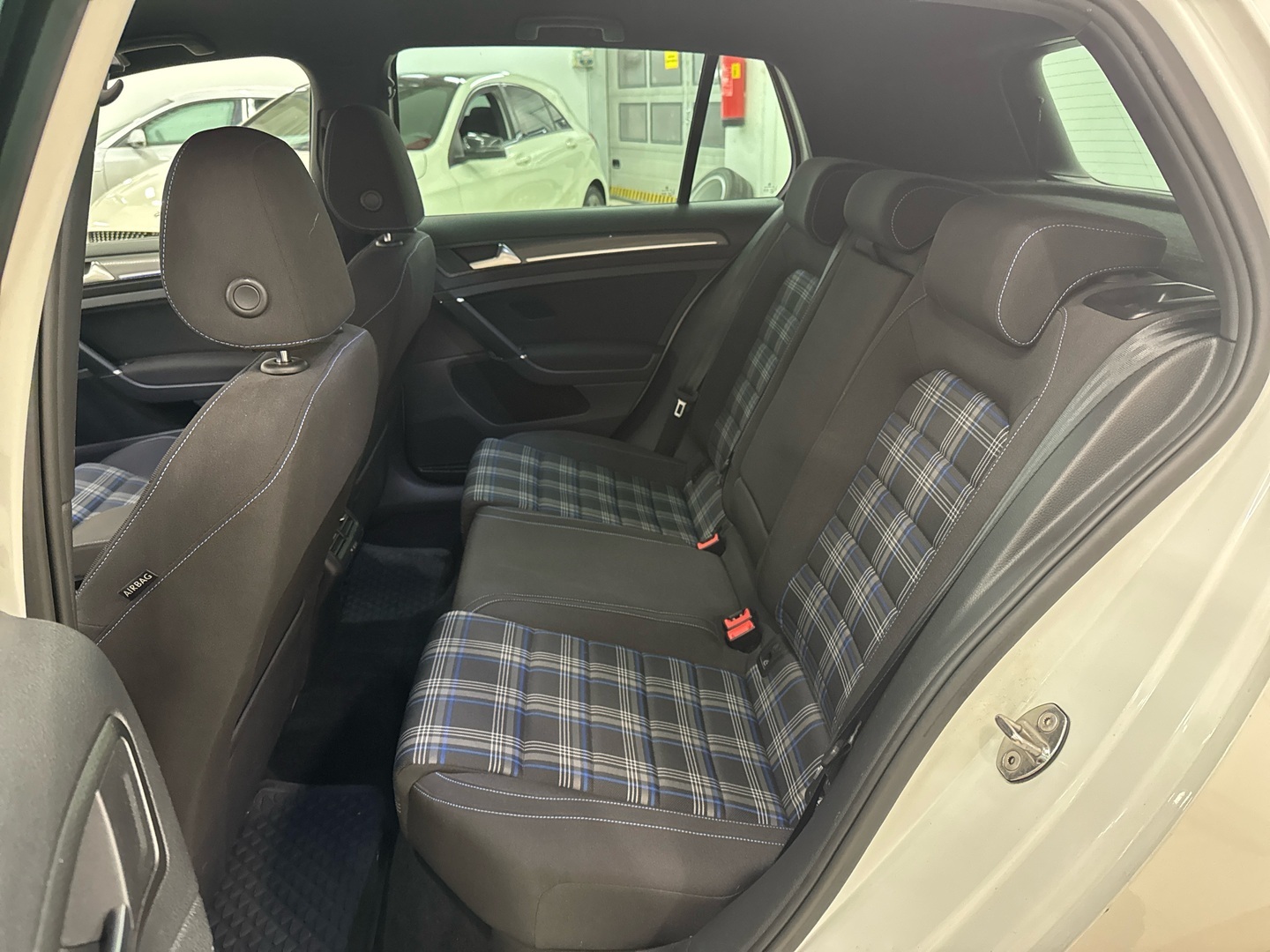 VOLKSWAGEN Golf 2018