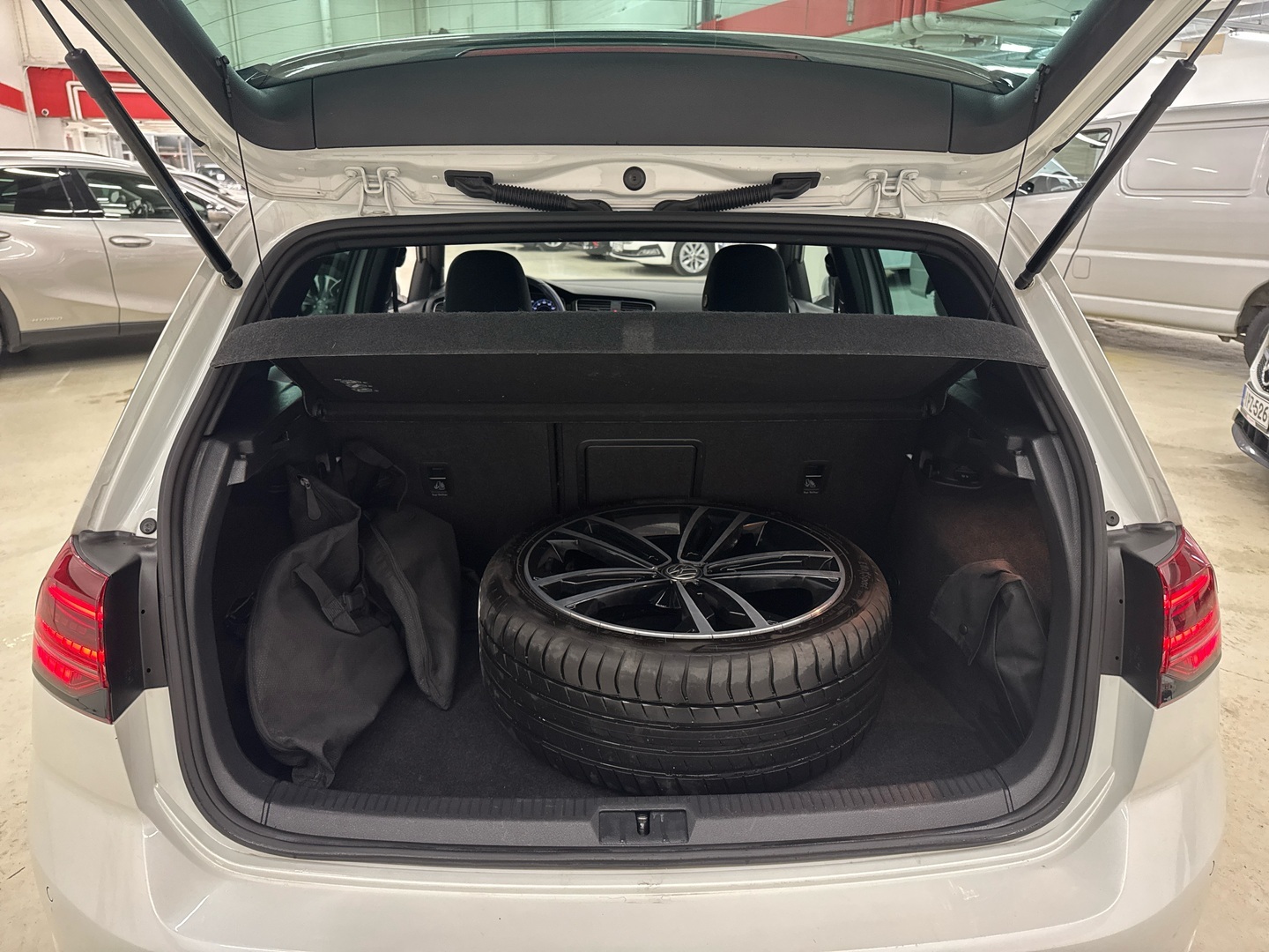 VOLKSWAGEN Golf 2018