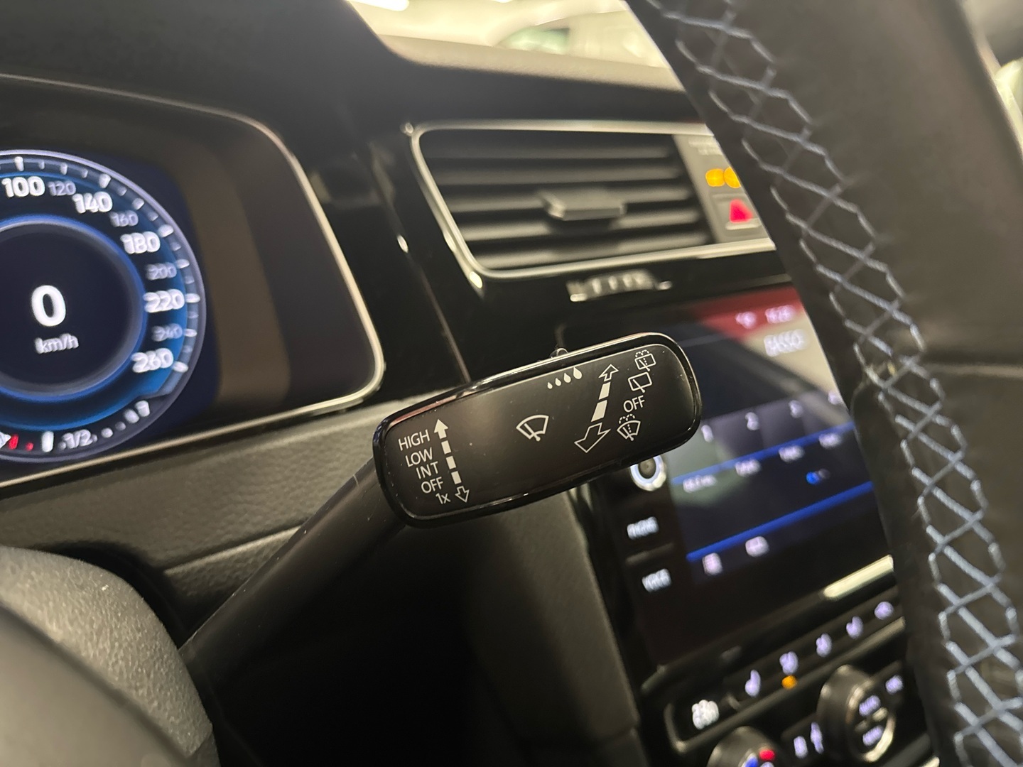 VOLKSWAGEN Golf 2018