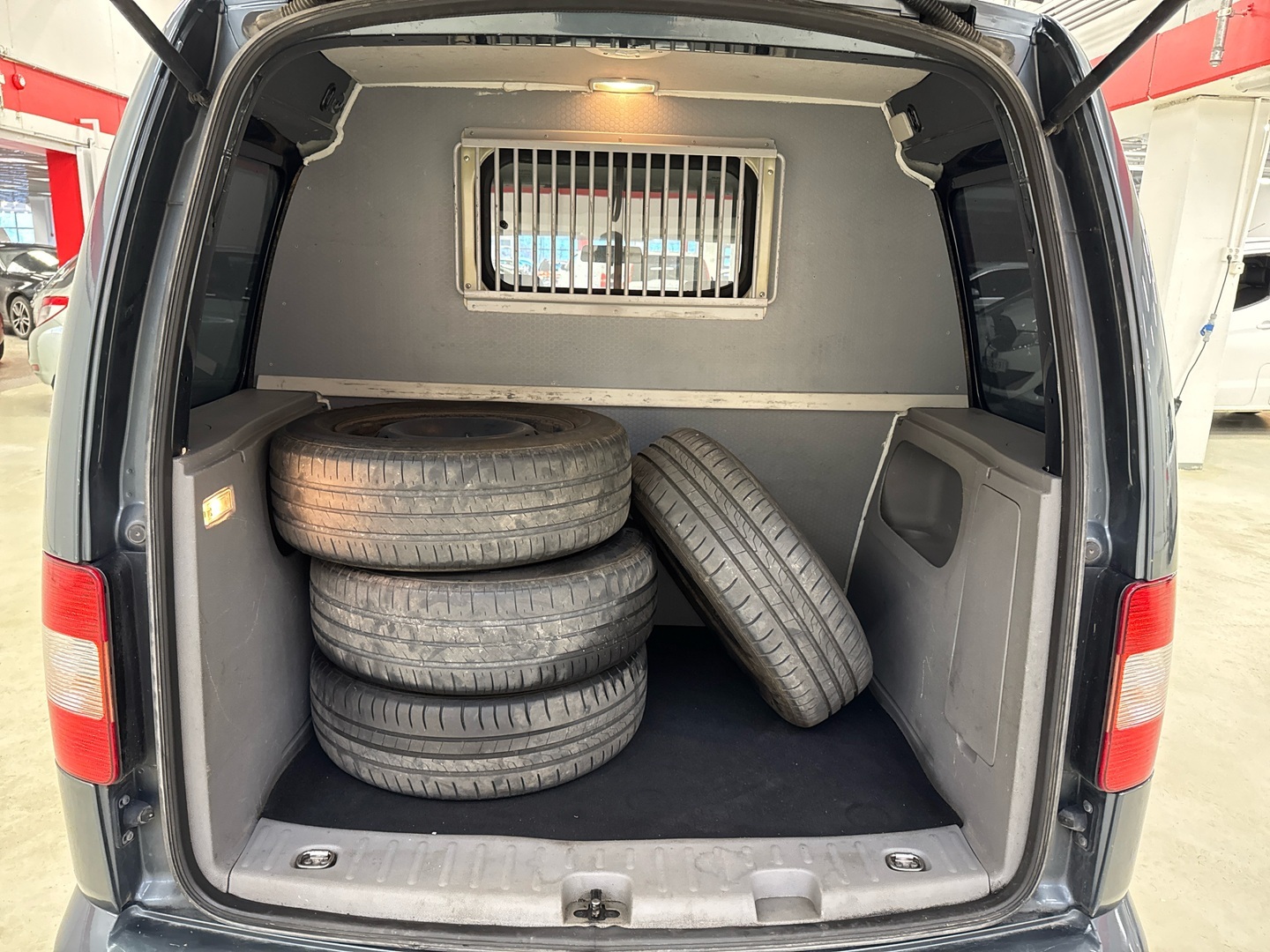 VOLKSWAGEN Caddy 2008