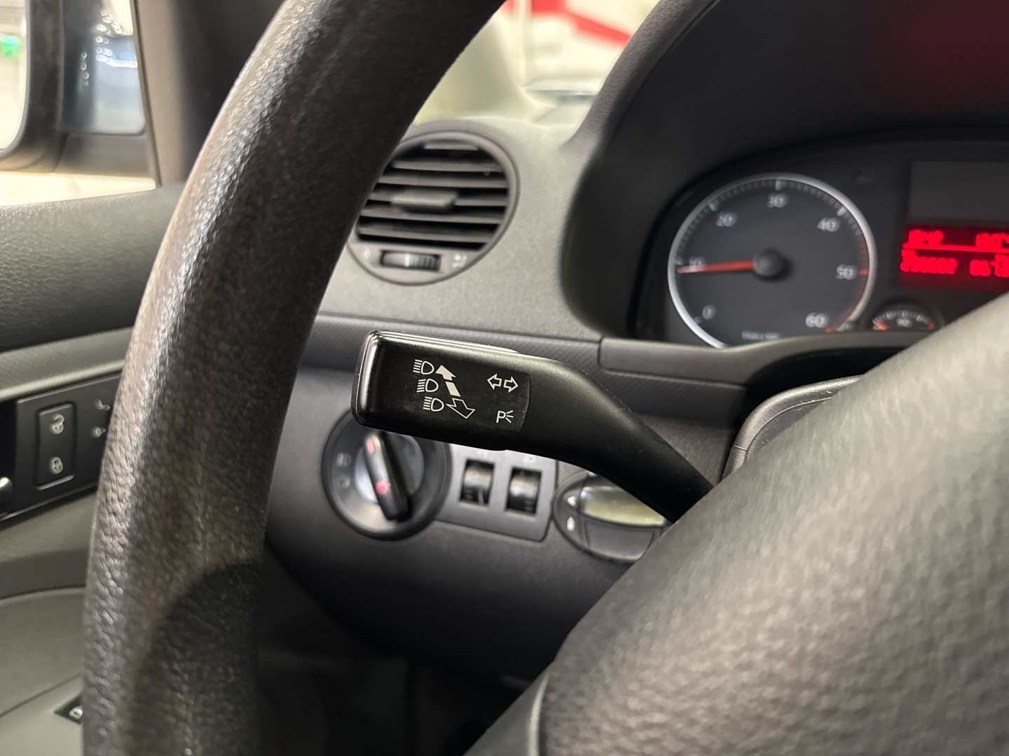 VOLKSWAGEN Caddy 2008