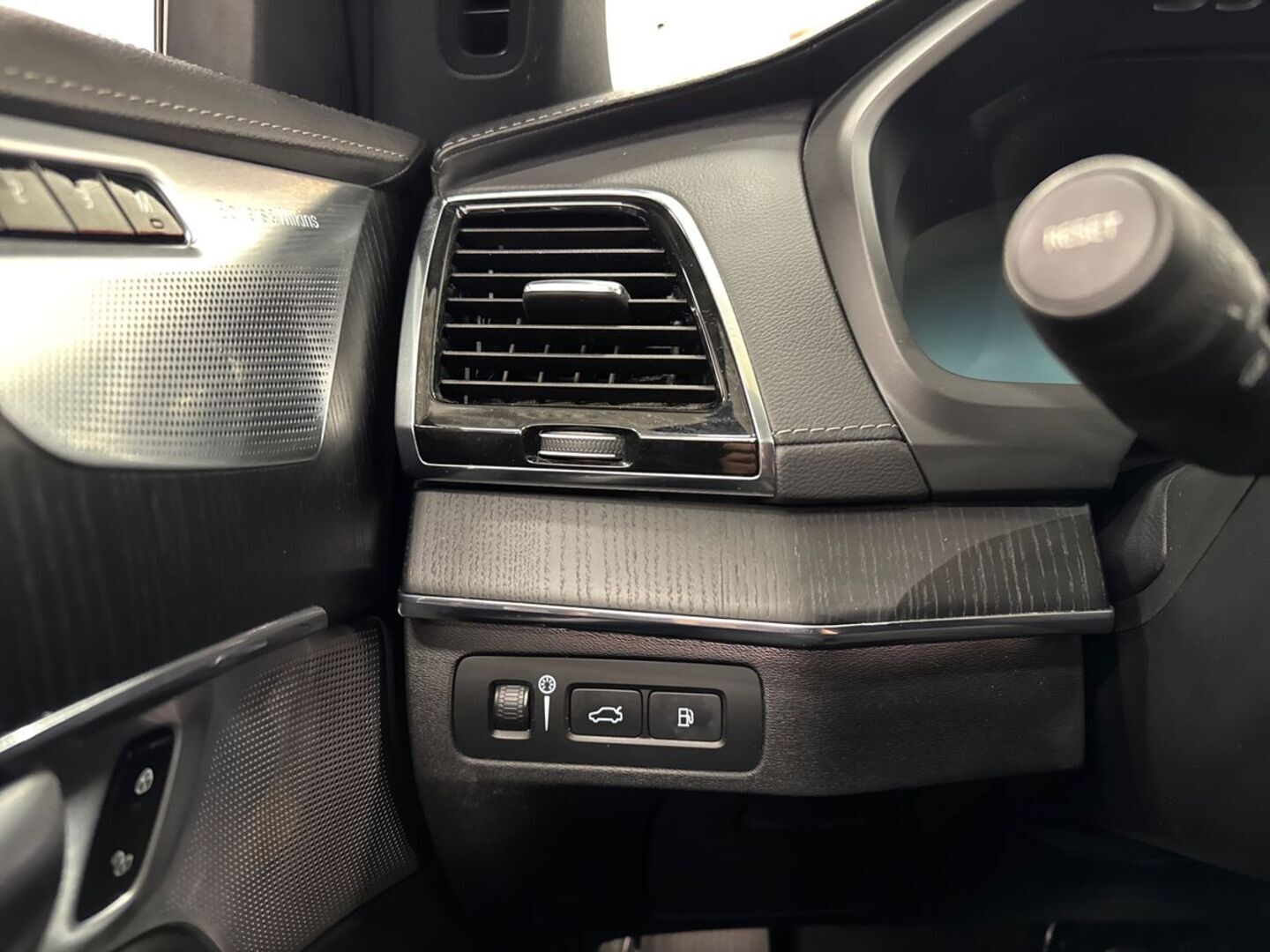 VOLVO XC90 18
