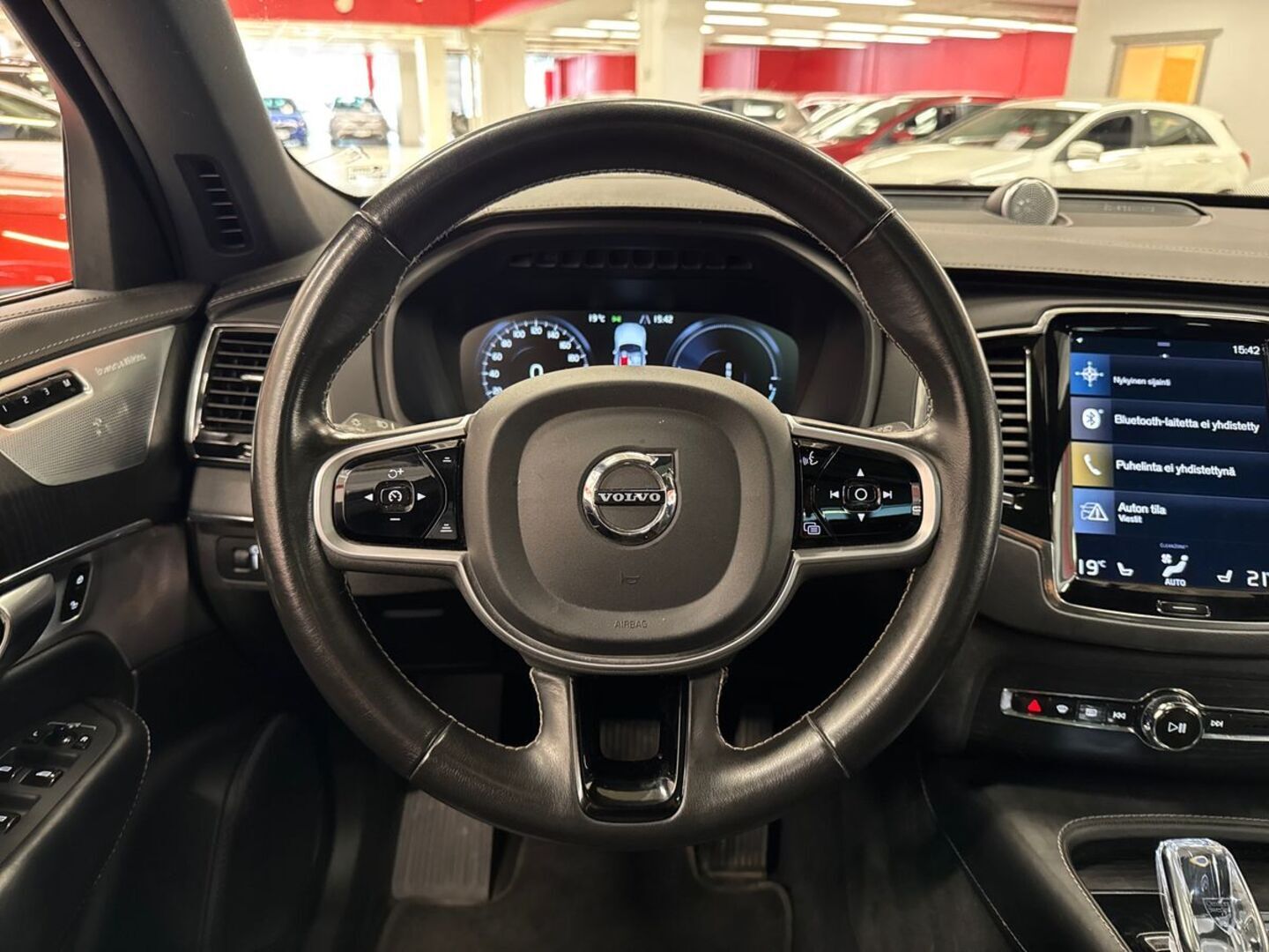 VOLVO XC90 21