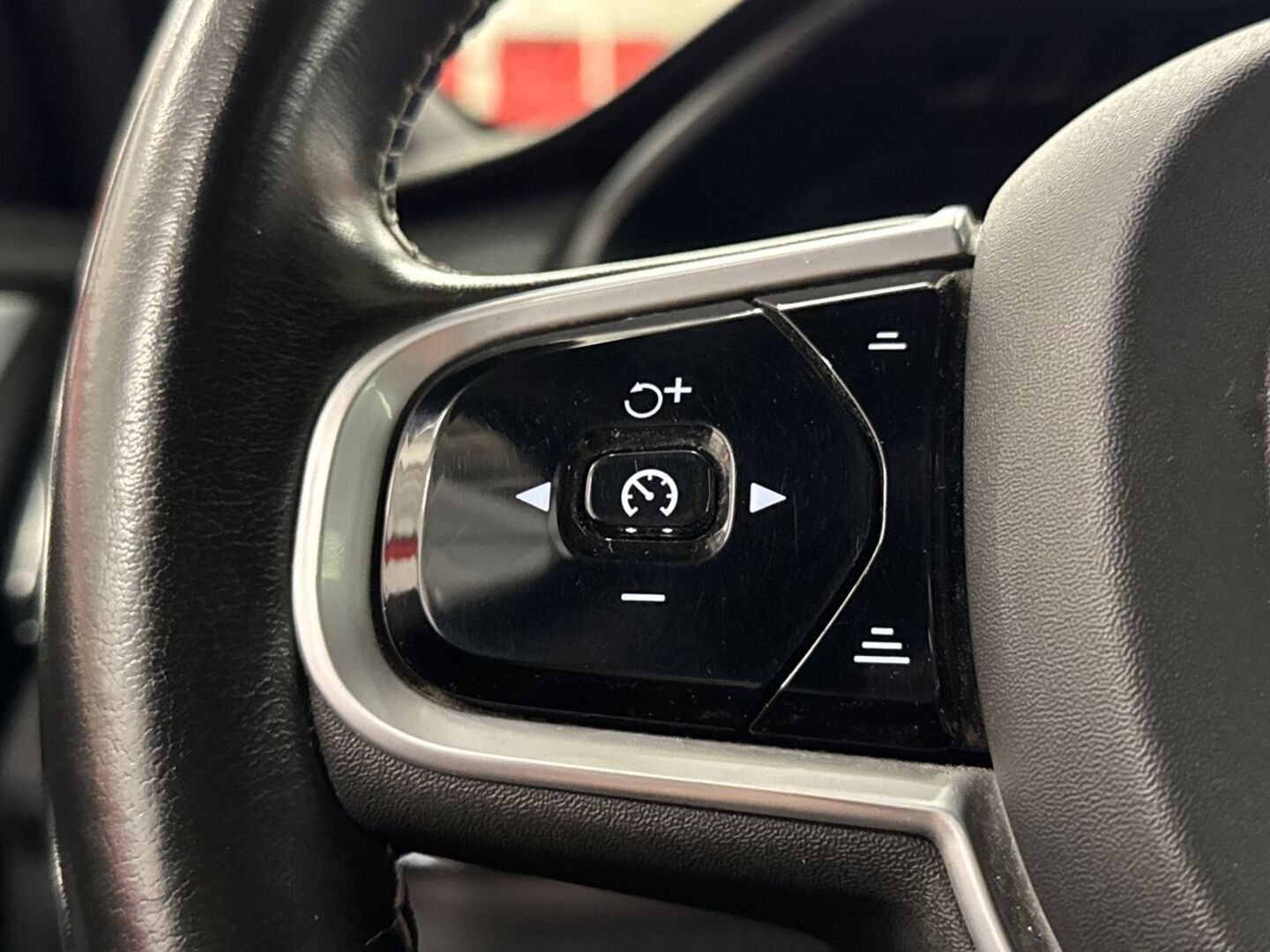 VOLVO XC90 23