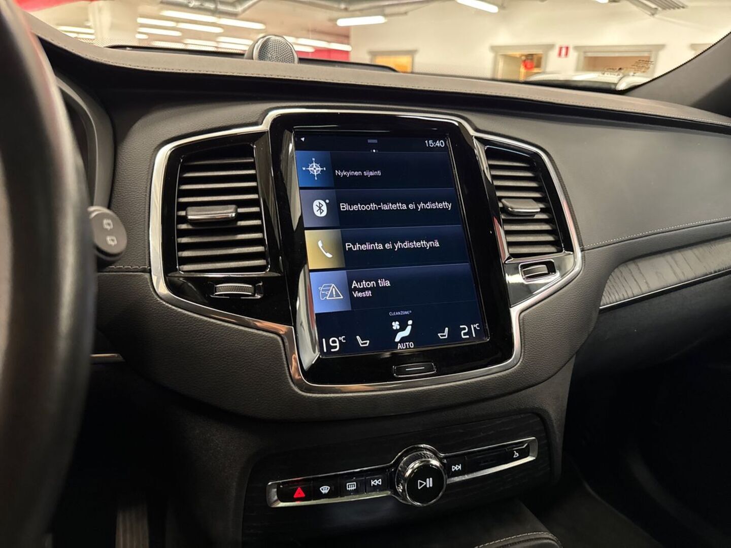 VOLVO XC90 26
